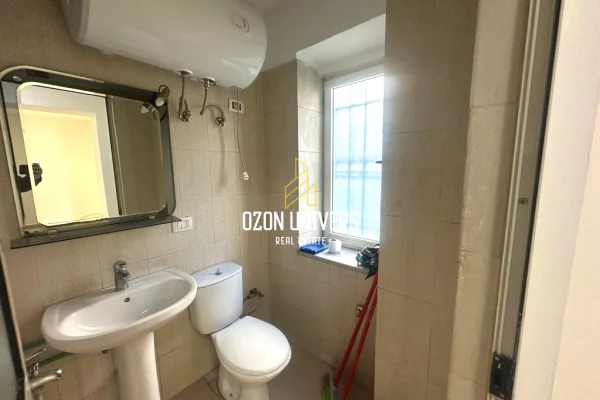 Ambient per zyra tek Komuna e Parisit!