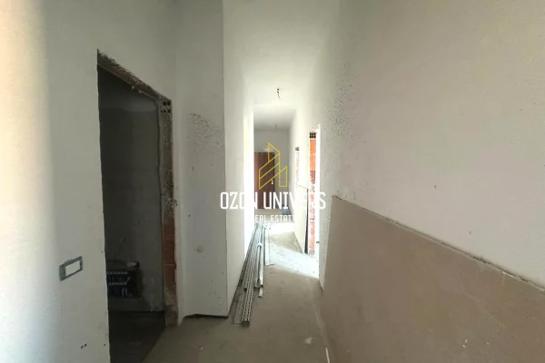 Shtepi ne shitje Apartament ne Tirane, 2+1, Mobilimi Bosh, pa mobiluar, Pagesa 210,000  Euro.