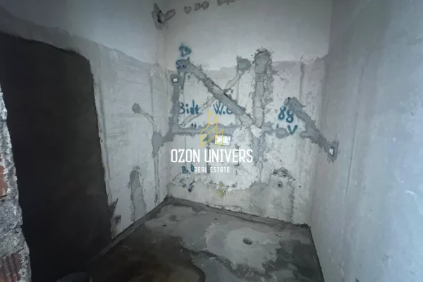 Shtepi ne shitje Apartament ne Tirane, 2+1, Mobilimi Bosh, pa mobiluar, Pagesa 210,000  Euro.