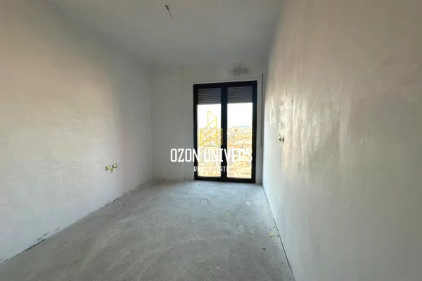 Shtepi ne shitje Apartament ne Tirane, 2+1, Mobilimi Bosh, pa mobiluar, Pagesa 198,000  Euro.