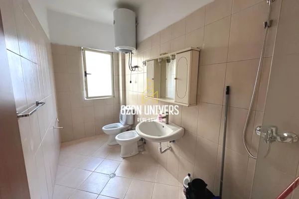 Shtepi me qera Apartament ne Tirane, 2+1, Mobilimi E mobiluar, Pagesa 65,000  Leke.