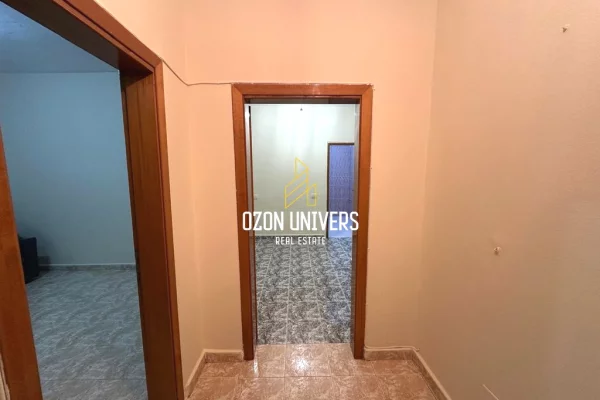 Shtepi me qera Apartament ne Tirane, 3+1, Mobilimi Bosh, pa mobiluar, Pagesa 600  Euro.