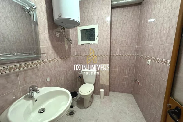 Shtepi me qera Apartament ne Tirane, 3+1, Mobilimi Bosh, pa mobiluar, Pagesa 600  Euro.