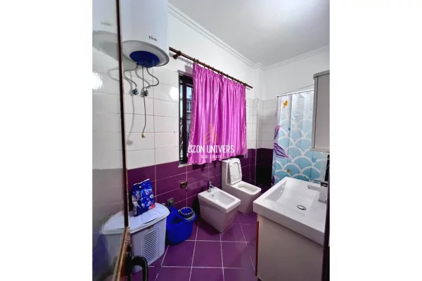 Shtepi me qera Apartament ne Tirane, 2+1, Mobilimi E mobiluar, Pagesa 520  Euro.