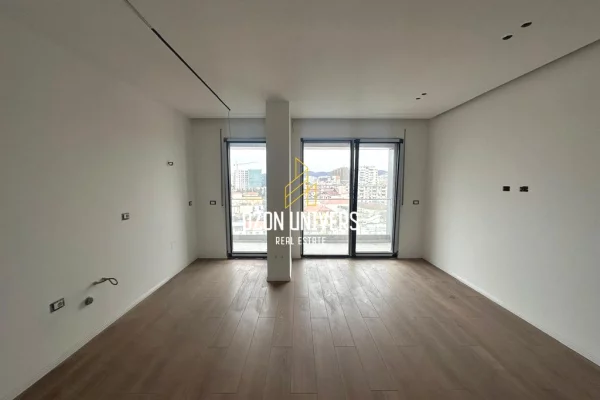 Ambient biznesi me qera 3+1 ne Tirane - 600 Euro