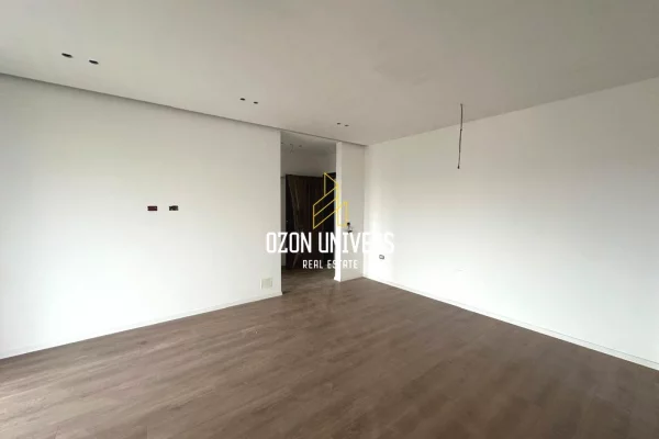 Ambient biznesi me qera 3+1 ne Tirane - 600 Euro