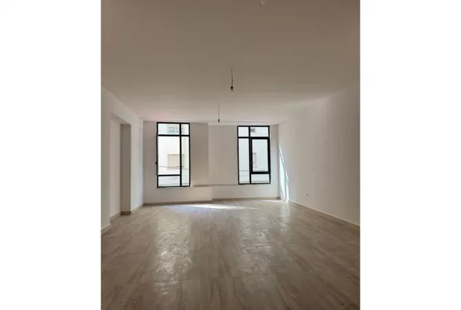 Ambient biznesi me qera 1+1 ne Tirane - 1,300 Euro