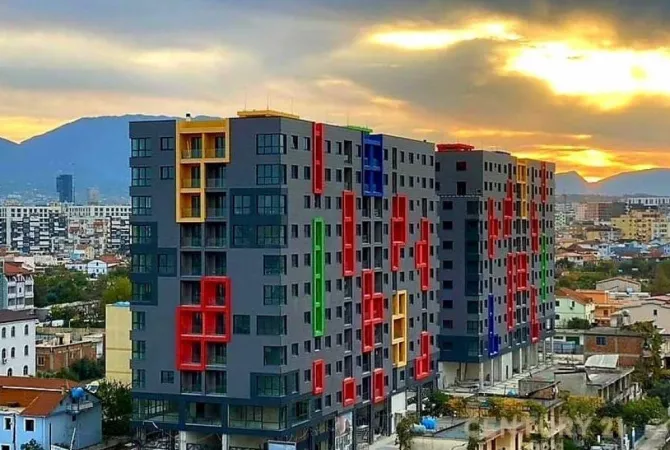 Ambient per Zyre me Qira + Post Parkimi – Future Home Residence, Astir