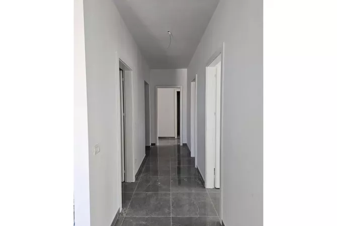 Ambient per Zyre me Qira + Post Parkimi – Future Home Residence, Astir