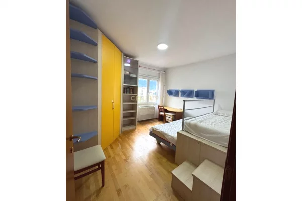 Shtepi me qera 2+1 ne Tirane - 900 Euro