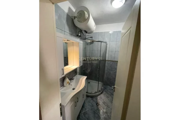 Shtepi me qera Apartament ne Tirane, 1+1, Mobilimi E mobiluar, Pagesa 500  Euro.