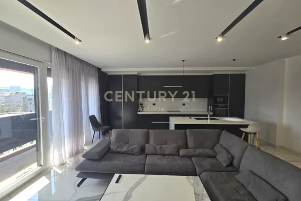 Appartamento in vendita a Tirana 2+1, Arredato