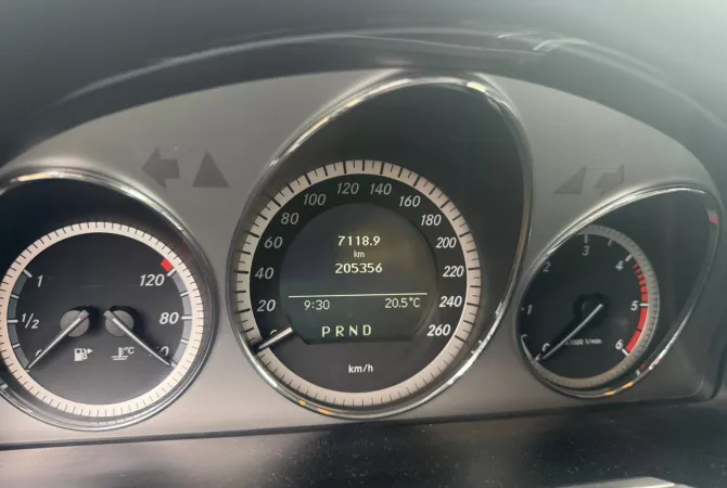 Makina ne shitje ne Tirane - 9,000 Euro