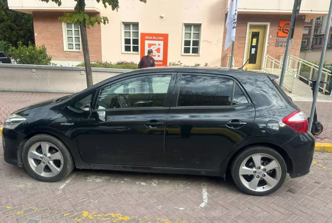 Makina ne shitje ne Tirane - 8,000 Euro