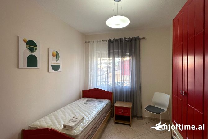 Shtepi me qera Apartament ne Tirane, 2+1, Mobilimi E mobiluar, Pagesa 750  Euro.