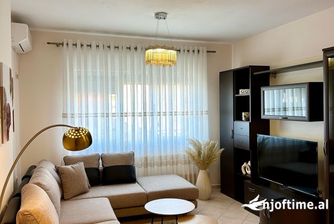 Shtepi me qera 2+1 ne Tirane - 750 Euro