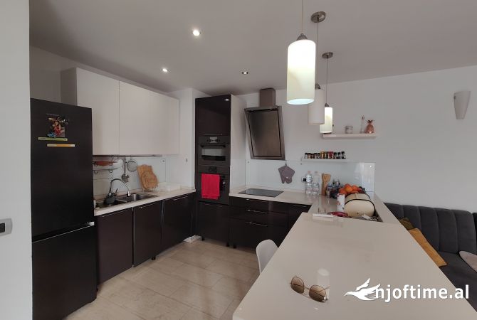 Shtepi me qera 2+1 ne Tirane - 750 Euro