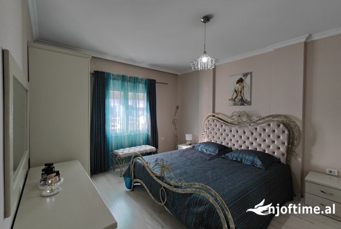 Shtepi me qera 2+1 ne Tirane - 750 Euro