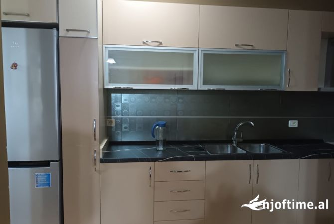 Shtepi me qera 2+1 ne Tirane - 450 Euro