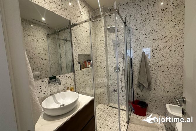 Shtepi me qera Apartament ne Tirane, 1+1, Mobilimi E mobiluar, Pagesa 750  Euro.