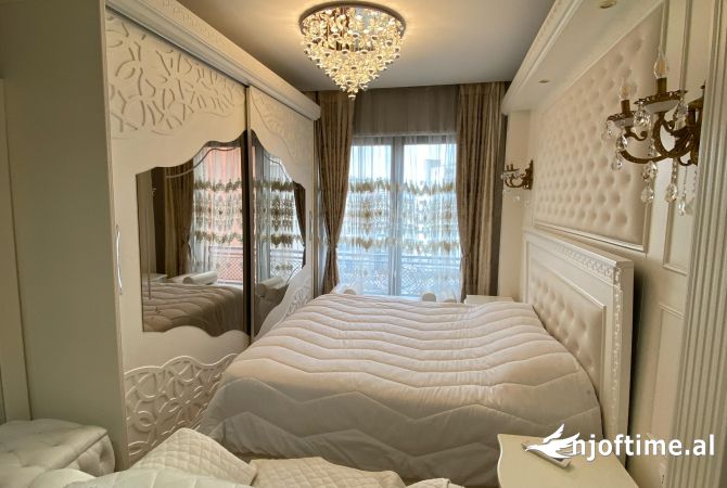 Shtepi me qera 3+1 ne Tirane - 1,600 Euro