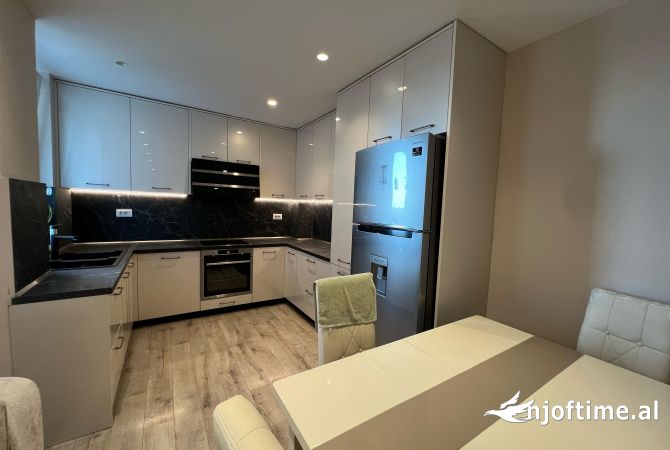 Shtepi me qera 2+1 ne Tirane - 900 Euro