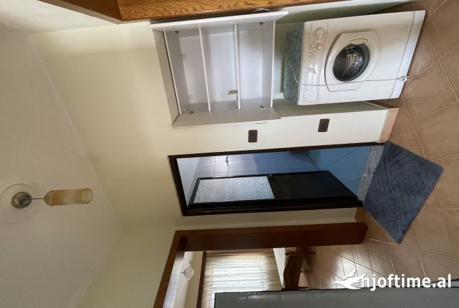 Shtepi me qera Apartament ne Tirane, 2+1, Mobilimi E mobiluar, Pagesa 350  Euro.