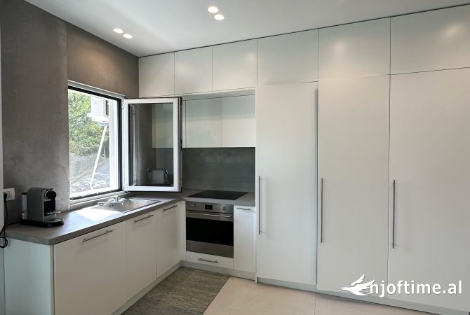 Shtepi ne shitje 2+1 ne Tirane - 270,000 Euro