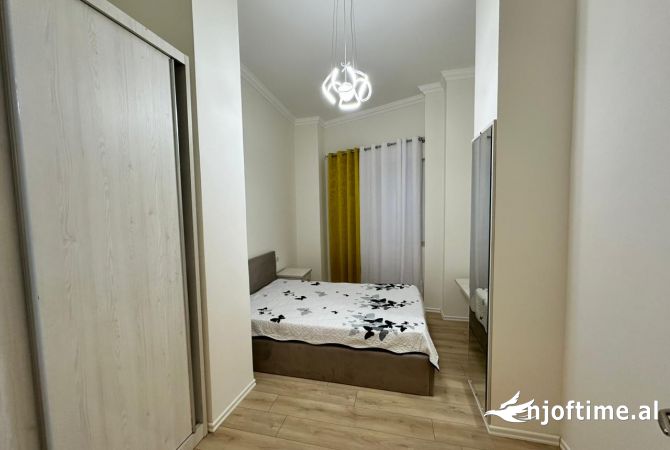 Shtepi me qera Apartament ne Tirane, 2+1, Mobilimi E mobiluar, Pagesa 600  Euro.