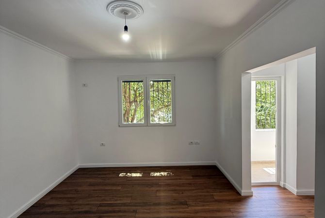 Shtepi ne shitje 1+1 ne Tirane - 122,000 Euro