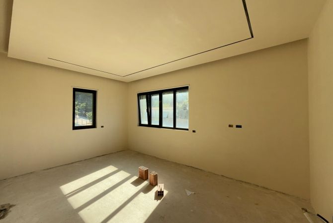 Shtepi ne shitje Apartament ne Tirane, 3+1, Mobilimi Bosh, pa mobiluar, Pagesa 399,000  Euro.