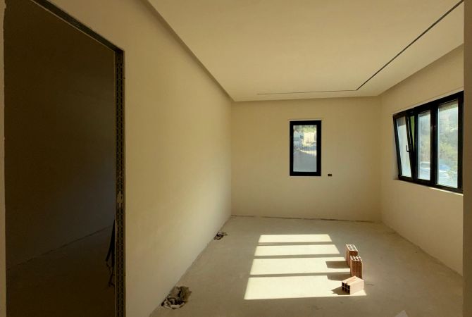 Shtepi ne shitje Apartament ne Tirane, 3+1, Mobilimi Bosh, pa mobiluar, Pagesa 399,000  Euro.