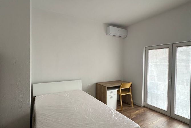 Shtepi me qera Apartament ne Tirane, 2+1, Mobilimi E mobiluar, Pagesa 800  Euro.
