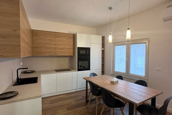 Shtepi me qera Apartament ne Tirane, 2+1, Mobilimi E mobiluar, Pagesa 800  Euro.