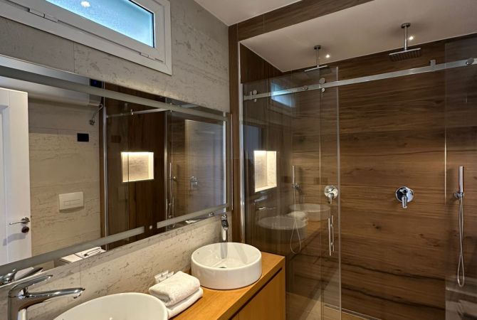 Shtepi me qera Apartament ne Tirane, 2+1, Mobilimi E mobiluar, Pagesa 1,500  Euro.