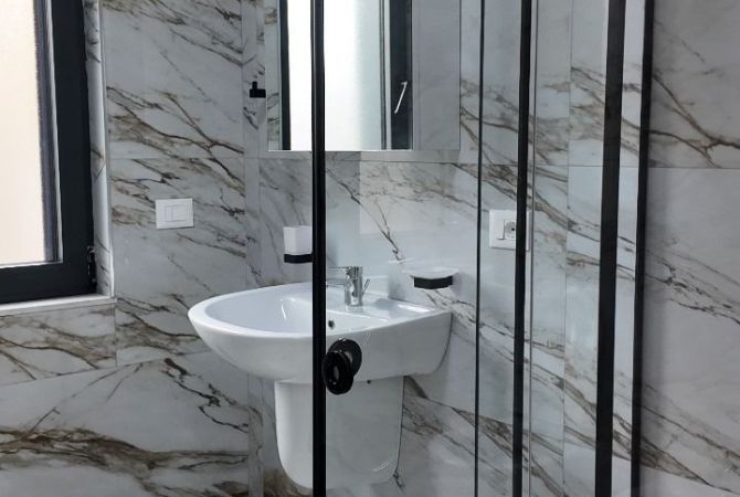 Shtepi me qera Apartament ne Tirane, 2+1, Mobilimi E mobiluar, Pagesa 1,100  Euro.