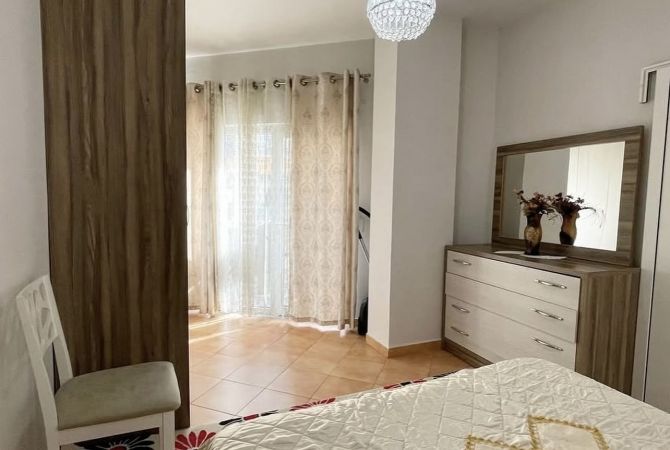 Shtepi me qera Apartament ne Tirane, 1+1, Mobilimi E mobiluar, Pagesa 600  Euro.