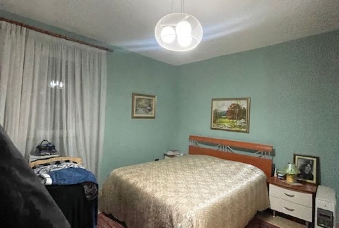 Shtepi ne shitje Apartament ne Tirane, 2+1, Mobilimi E mobiluar, Pagesa 252,000  Euro.