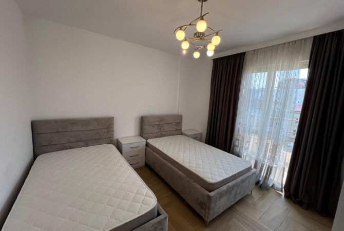 Shtepi me qera Apartament ne Tirane, 2+1, Mobilimi E mobiluar, Pagesa 900  Euro.