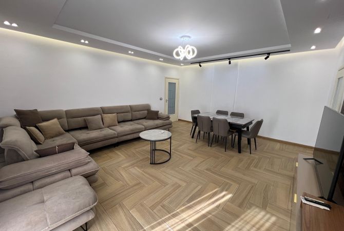 Shtepi me qera 2+1 ne Tirane - 900 Euro