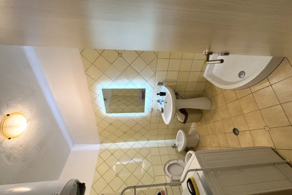 Shtepi me qera Apartament ne Tirane, 1+1, Mobilimi E mobiluar, Pagesa 55,000  Leke.