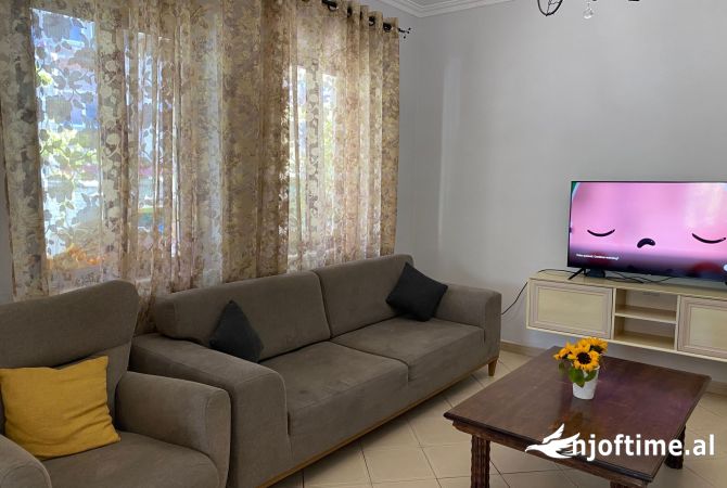 Shtepi me qera 3+1 ne Tirane - 40,000 Leke