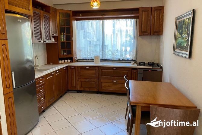 Shtepi me qera 3+1 ne Tirane - 40,000 Leke