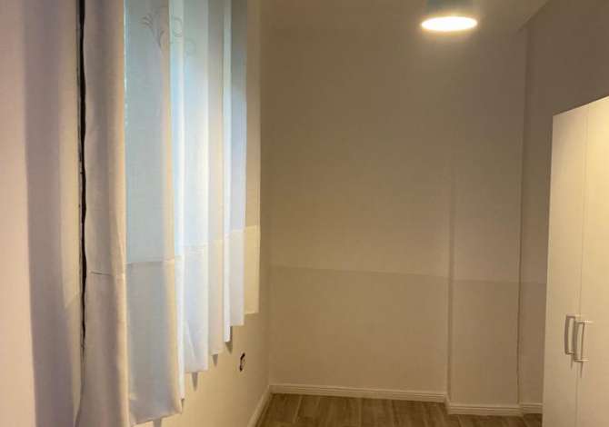 Ambient biznesi me qera 3+1 ne Tirane - 40,000 Leke