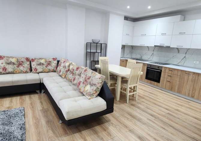 Shtepi me qera 2+1 ne Tirane - 650 Euro