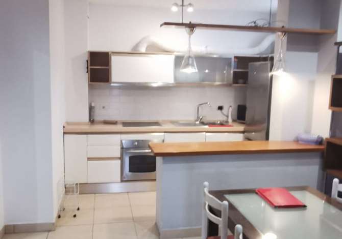 Shtepi me qera 2+1 ne Tirane - 650 Euro