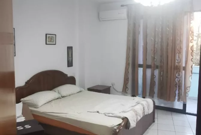 Shtepi me qera Apartament ne Tirane, 2+1, Mobilimi E mobiluar, Pagesa 50,000  Leke.