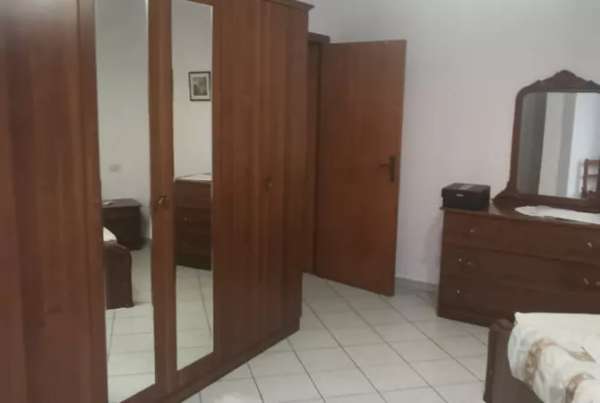Shtepi me qera Apartament ne Tirane, 2+1, Mobilimi E mobiluar, Pagesa 50,000  Leke.