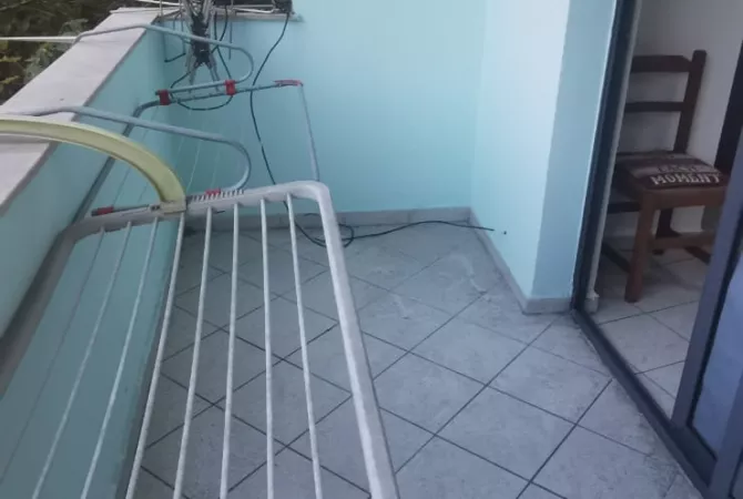 Shtepi me qera Apartament ne Tirane, 2+1, Mobilimi E mobiluar, Pagesa 50,000  Leke.