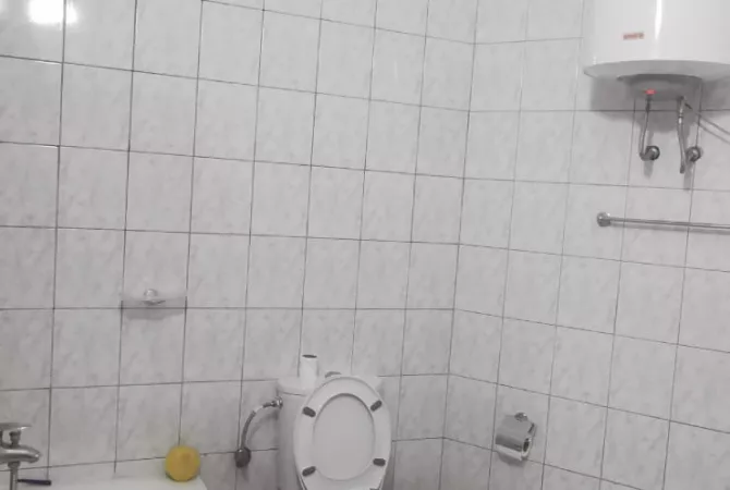 Shtepi me qera Apartament ne Tirane, 2+1, Mobilimi E mobiluar, Pagesa 50,000  Leke.